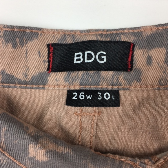 Urban Outfitters BDG Mid Rise Cigarette Jean 26 W 30 L Pink Gray Print - Picture 6 of 7
